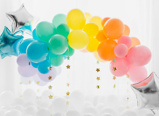 Cómo decorar una comunión con globos: Sorprende a tus invitados