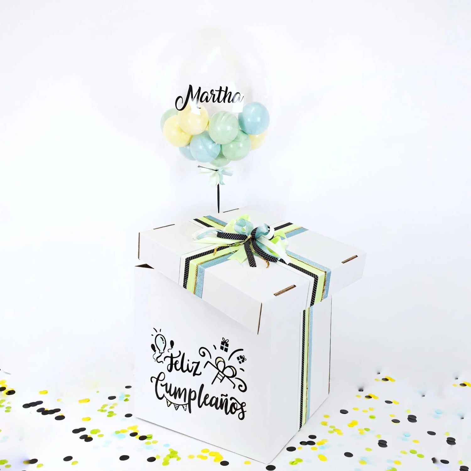 Cajas sorpresa cumpleaños con globos para cumpleaños a domicilio, perfectas para sorprender a esa persona especial con un mensaje personalizado al abrirlas.